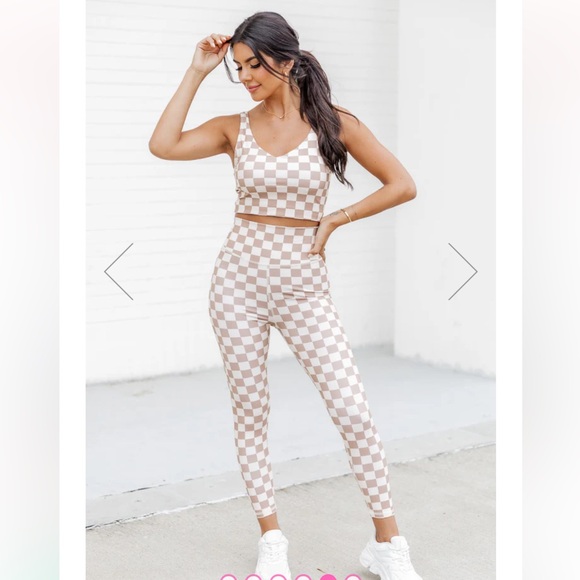 Pink Lily Tops - Pink lily 2 piece workout set